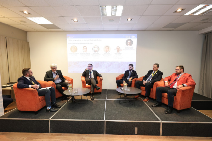 Wouldn't it be great if... POLISH PORTS PLAN DEVELOPMENT AGAINST THE WAR IN UKRAINE Wouldn't it be great if... POLISH PORTS PLAN DEVELOPMENT AGAINST THE WAR IN UKRAINE