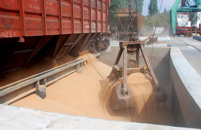 During the war, the UZ allowed 30 private companies to develop border transshipment complexes