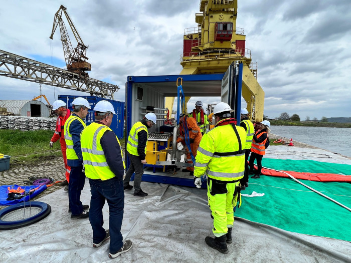 The port of Odesa will be provided with special equipment for the localization and elimination of pollution in the Black Sea (photo)