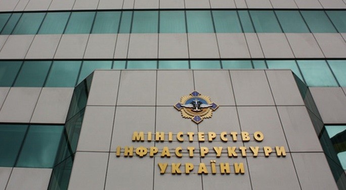 Министр инфраструктуры Украины Владислав Криклий 6 мая, в Киеве провел рабочую встречу с Чрезвычайным и Полномочным Послом Республики Казахстан в Украине Дархан Калетаевим