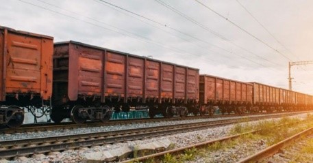 "Укрзалізниця" може підняти вантажні тарифи одразу на 37%, "Укрзалізниця" може підняти вантажні тарифи одразу на 37%,